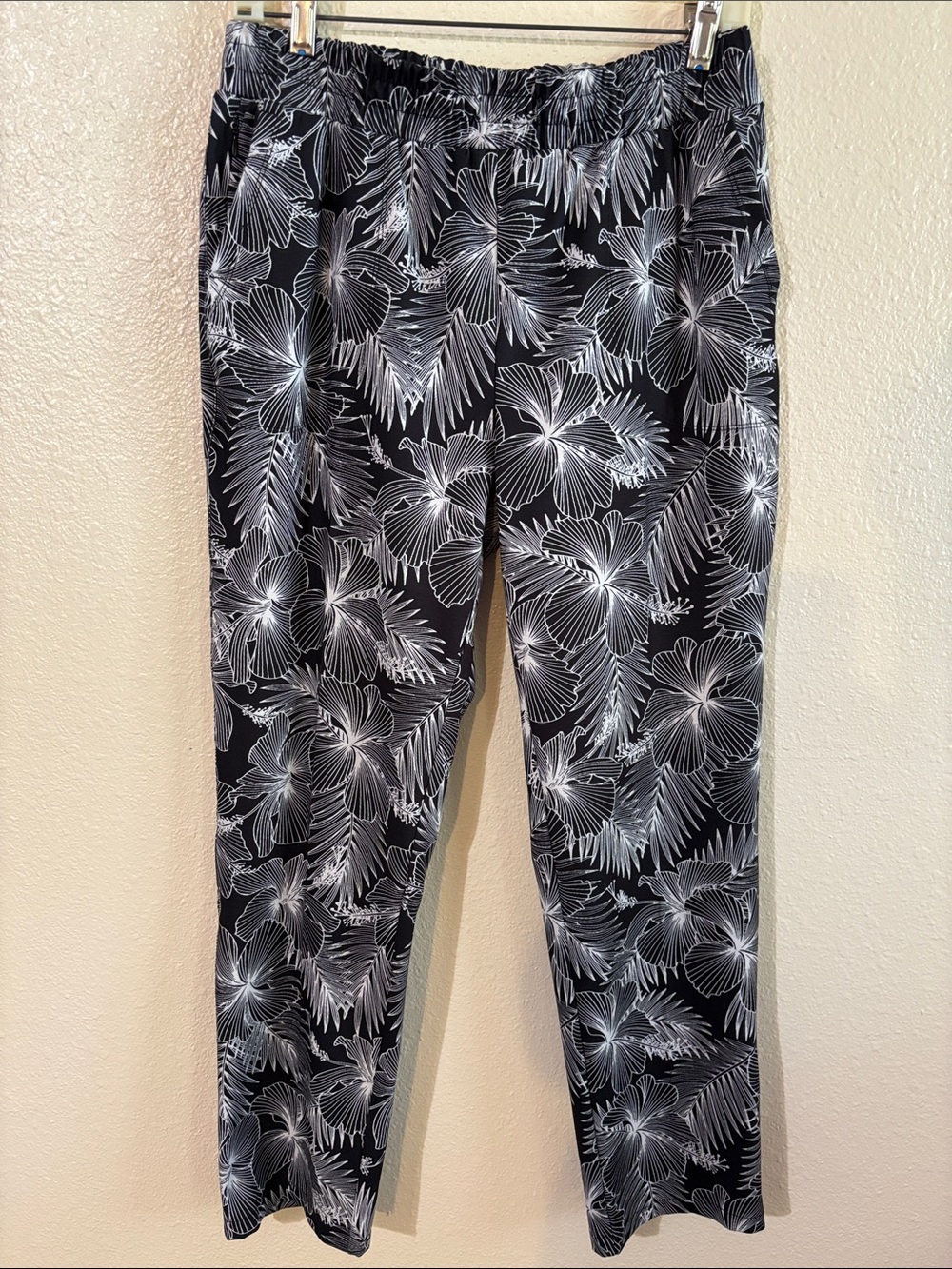 Rachel Zoe Black and White Tropical Print Lounge Pants